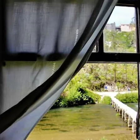 بيت للعطل Charming House In With View B