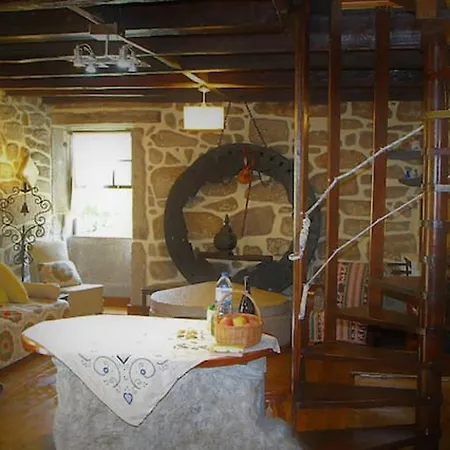 Dom wakacyjny Charming House In With View B