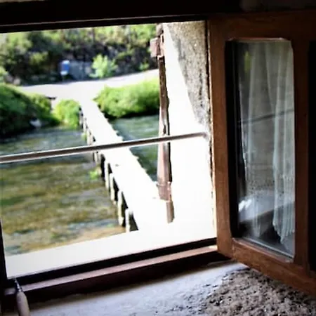 Dom wakacyjny Charming House In With View B *