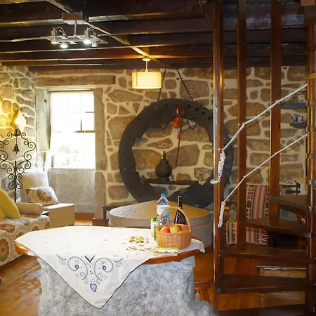 Charming House In With View Ferienhaus