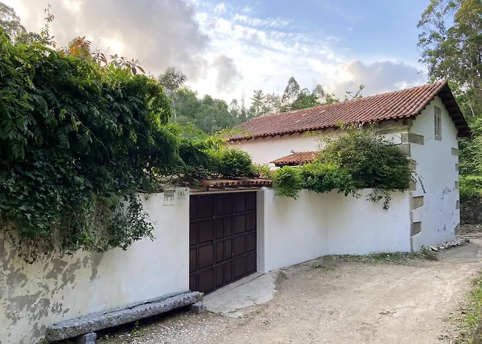 Charming House In With View B Vakantiehuis Castelo Do Neiva